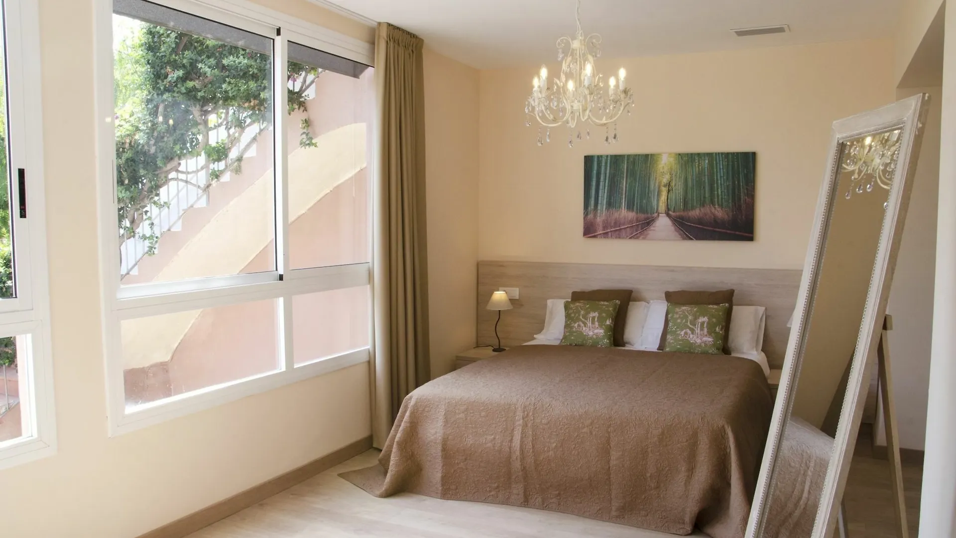 Apartman Tarragonasuites 2-Autumn